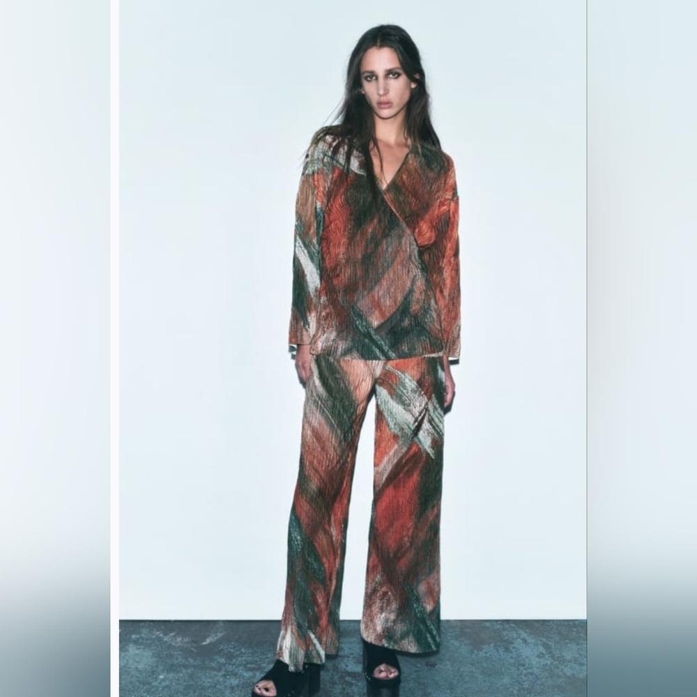 ZARA PRINTED PLEATED KIMONO + PANTS SET